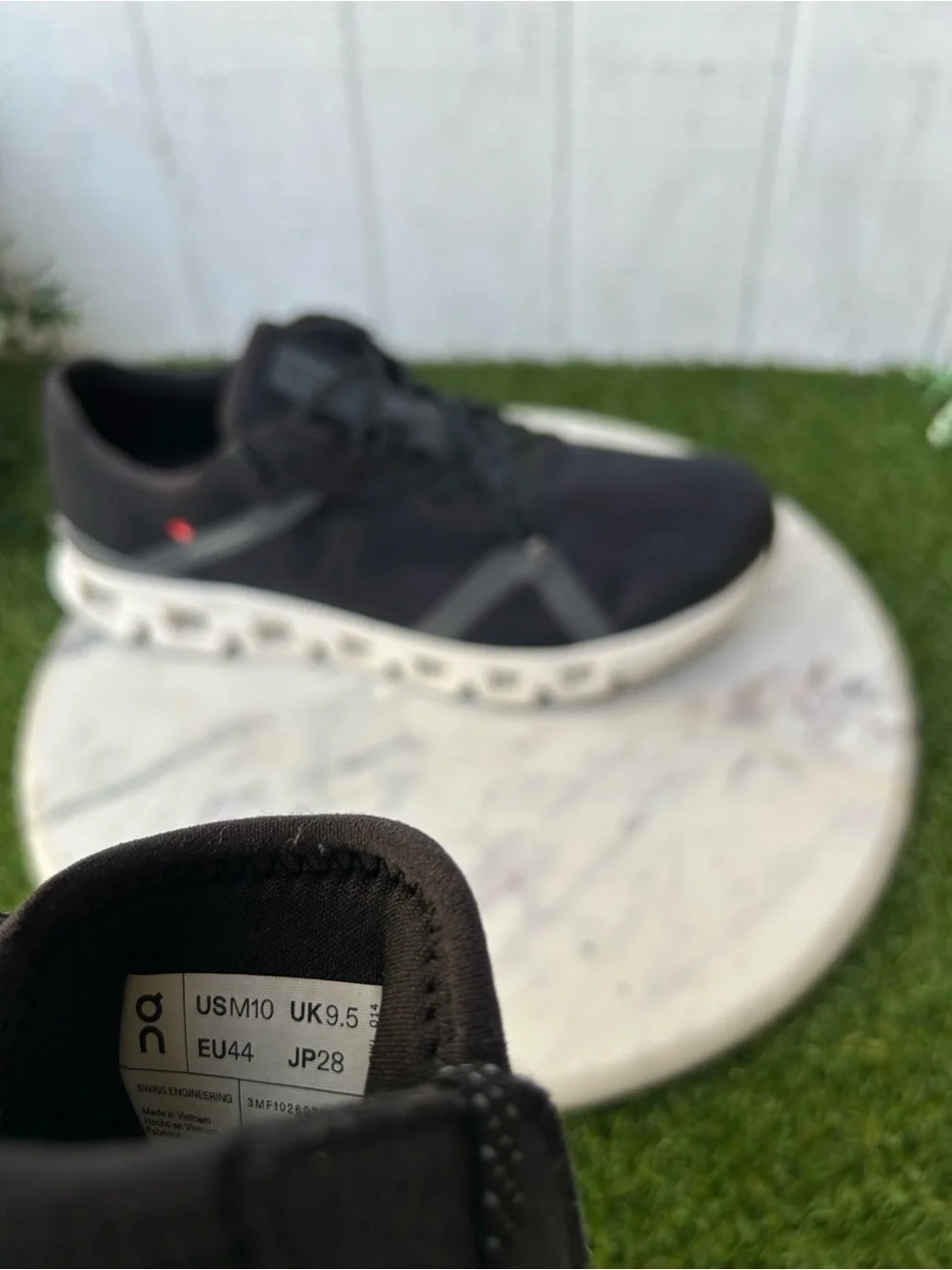 On Running men Cloud  Black | Asphalt Cloud X4 AD Sneakers  size 10 gently used